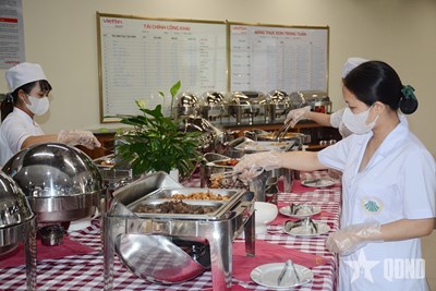 Gallery - 	Ẩm thực Việt “chinh phục” các đoàn quốc tế tham gia diễu binh